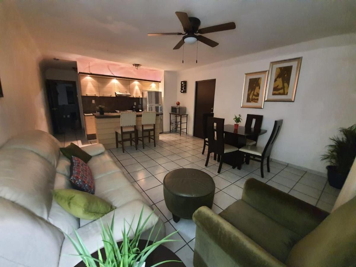 Zona Dorada Suites Mazatlán Eksteriør bilde